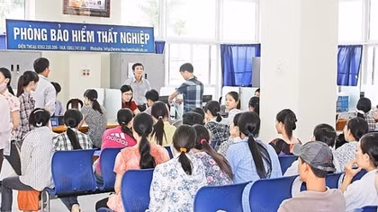 Lao động mất việc có thể ngồi nhà làm thủ tục hưởng trợ cấp thất nghiệp từ 21/7