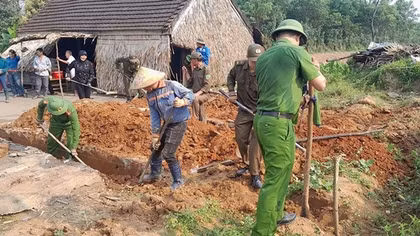 Lực lượng Công an trên địa bàn Hà Tĩnh chung tay hỗ trợ người nghèo xóa nhà tạm, nhà dột nát