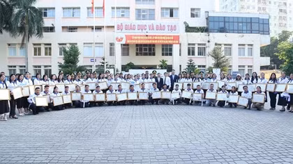 Biểu dương 80 thầy cô giáo tiêu biểu công tác tại 248 xã, phường, đặc khu vùng biên giới