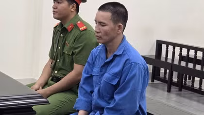 Tử hình kẻ côn đồ dùng dao đâm đồng nghiệp