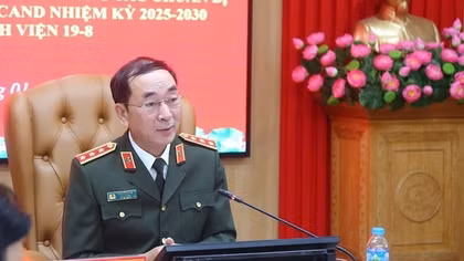 Đoàn khảo sát của Đảng uỷ Công an Trung ương kiểm tra công tác chuẩn bị đại hội tại Đảng bộ Bệnh viện 19-8