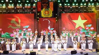 Chương trình nghệ thuật đặc sắc "Giữ trọn lời thề - Bản hùng ca từ nguồn cội"