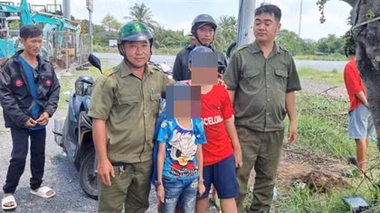 Tìm thấy 2 trẻ nhỏ bỏ nhà đạp xe từ Đồng Nai lên TP Hồ Chí Minh xem diễu binh, diễu hành