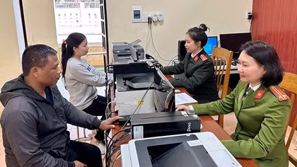 Chủ động giúp người dân đăng ký hồ sơ cấp tài khoản định danh điện tử mức độ 2