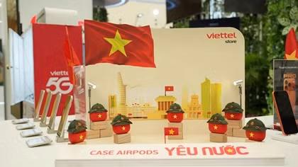 Đến Hội chợ Mùa Thu, khách tham quan được trải nghiệm công nghệ mới mẻ tại gian hàng Viettel