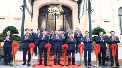 Tổng Bí thư và Chủ tịch nước dự lễ bàn giao Trụ sở làm việc Cơ quan Chủ tịch nước