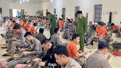 Ngày đầu tiếp nhận các nhiệm vụ mới của Công an Sơn La