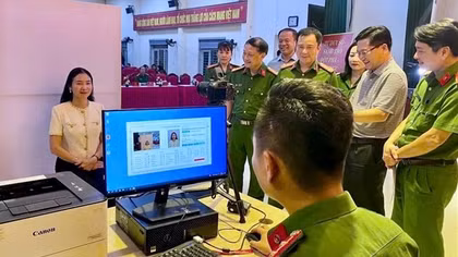 Thanh Hóa cấp phát hơn 184.000 thẻ đảng viên có gắn chíp