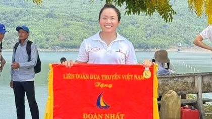 Phía sau lá đơn xin nghỉ tập đầu năm của vận động viên canoeing Nguyễn Thị Hương