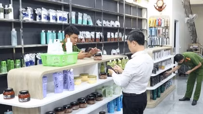Phát hiện, thu giữ 2,5 tấn mỹ phẩm không rõ nguồn gốc ở Quảng Trị