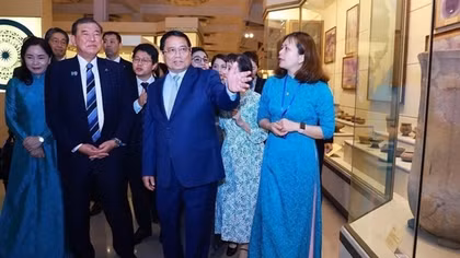 Thủ tướng Nhật Bản ngưỡng mộ lịch sử dựng nước và giữ nước của dân tộc Việt Nam