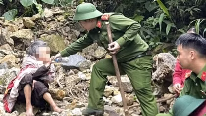 Công an xã kịp thời tìm thấy cụ bà 86 tuổi đi lạc 3 ngày trong rừng sâu