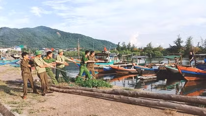 Hà Tĩnh “chi nóng” 100 triệu đồng cho các xã, phường để phòng chống bão số 5