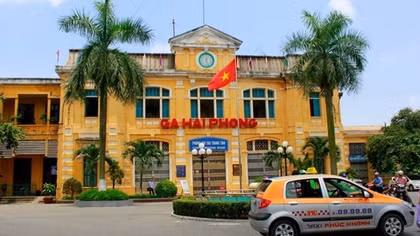 Bố trí tàu hỏa chở công chức, viên chức từ phía Tây đến phía Đông Hải Phòng làm việc
