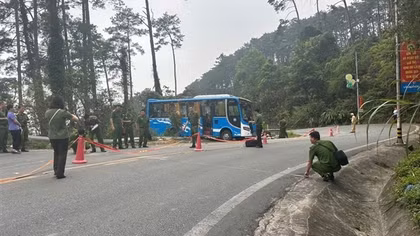 Thêm 1 nạn nhân tử vong trong vụ xe khách bị lật trên Tam Đảo