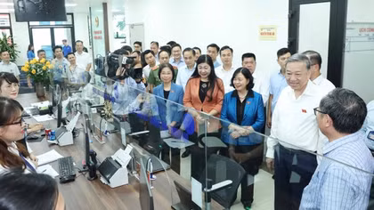 Tổng Bí thư Tô Lâm tiếp xúc cử tri, động viên cán bộ, viên chức Hà Nội