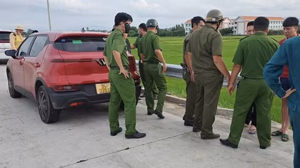 Chốt chặn trên cao tốc, bắt nhóm đối tượng vừa gây án đang bỏ trốn