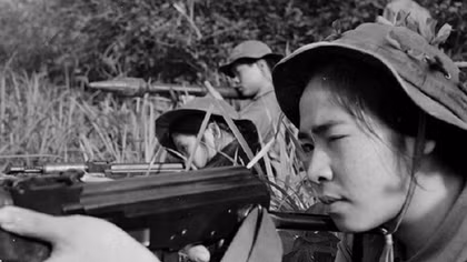 Những người phụ nữ thời lửa đạn