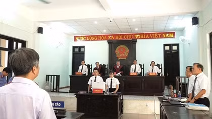 Nguyên Giám đốc Trung tâm Đăng kiểm xe cơ giới Thừa Thiên Huế lĩnh hơn 15 năm tù