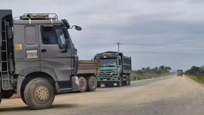 Mỏ đất chưa đảm bảo vệ sinh môi trường đã khai thác rầm rộ