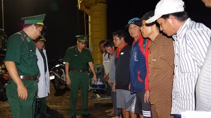 Kịp thời tiếp nhận và sơ cứu 11 ngư dân gặp nạn trên vùng biển Vũng Tàu