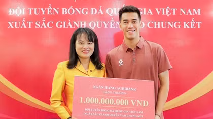 Agribank tặng thưởng 1 tỷ đồng cho Đội tuyển Bóng đá Quốc gia Việt Nam