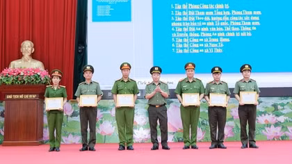 Nhiều phong trào toàn dân bảo vệ ANTQ ở Cần Thơ được Bộ Công an ghi nhận