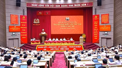 Đại hội đại biểu Đảng bộ Công an Trung ương lần thứ VIII thảo luận tại hội trường