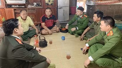 Những cánh tay nối dài nơi rẻo cao