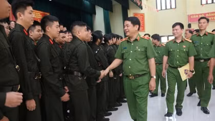 428 học viên của Trường Đại học ANND và CSND tham gia huấn luyện đầu khoá