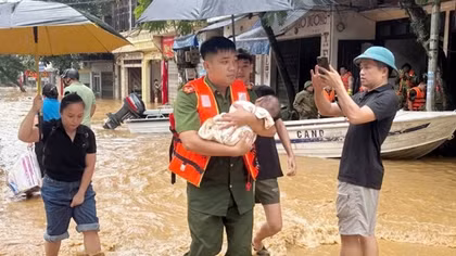 Công an Lào Cai di dời trên 3.000 hộ dân vùng ngập lụt đến nơi an toàn