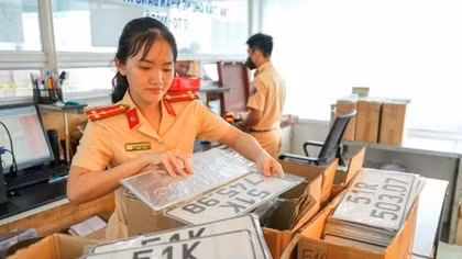 Đấu giá biển số ô tô: "Ngũ quý" 37K-888.88 đạt mức 2,605 tỉ đồng