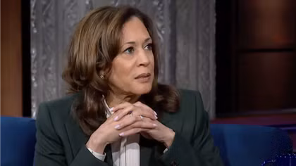 Tổng thống Trump chấm dứt đặc quyền an ninh đối với bà Harris
