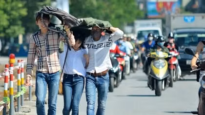 Nắng nóng, có nơi nơi nắng nóng gay gắt ở cả ba miền