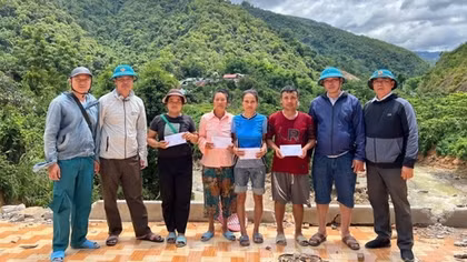 Tổng công ty Phát điện 1 kịp thời hỗ trợ 400 triệu đồng cho vùng lũ Tương Dương