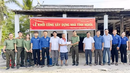 Công an Bạc Liêu xây dựng nhà tình nghĩa tặng gia đình chính sách