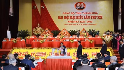 Ra mắt Ban Chấp hành Đảng bộ tỉnh Thanh Hóa khóa XX