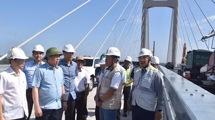 Quyết tâm đưa cầu Rạch Miễu 2 đi vào hoạt động trong đầu tháng 9/2025