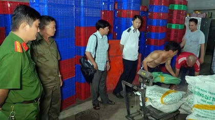 Siết chặt biên giới, ngăn chặn dòng chảy hàng lậu vào nội địa (bài 1)