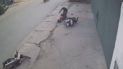 Mâu thuẫn tình cảm, dùng dao truy sát "tình địch"
