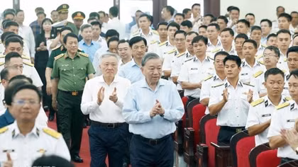 Tạo điểm tựa vững chắc để ngư dân yên tâm vươn khơi, bám biển
