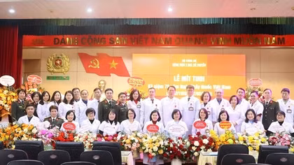 4 cán bộ Bệnh viện Y học cổ truyền Bộ Công an được tặng danh hiệu Thầy thuốc Nhân dân và Thầy thuốc Ưu tú