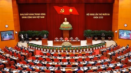 Thông cáo báo chí về ngày làm việc thứ nhất Hội nghị Trung ương 13