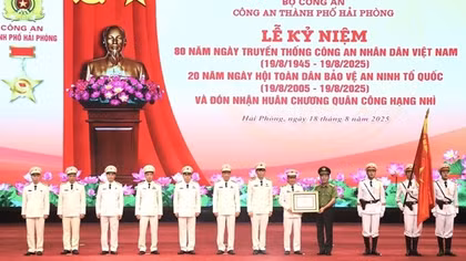 Công an TP Hải Phòng đón nhận Huân chương quân công hạng Nhì