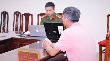Giao xe mô tô cho con trai gây tai nạn, người cha bị khởi tố