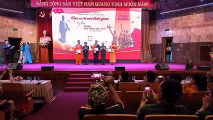 “Còn mãi với thời gian”: Giai điệu tri ân lan tỏa giá trị nhân văn