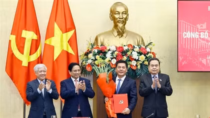 Đồng chí Nguyễn Hồng Diên giữ chức Phó Bí thư chuyên trách Đảng ủy Quốc hội