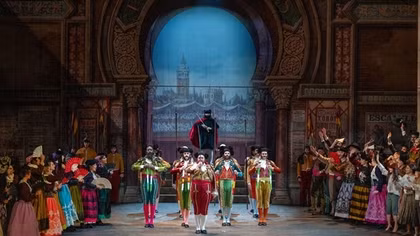 Nghệ sĩ Pháp biểu diễn vở opera Carmen tại Nhà hát Hồ Gươm