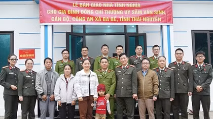 Công an Thái Nguyên khánh thành, bàn giao nhà nghĩa tình động đội