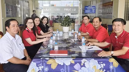 Agribank Chi nhánh Trà Vinh tiếp sức phát triển nghề nuôi trồng thủy sản ở xã Long Hòa